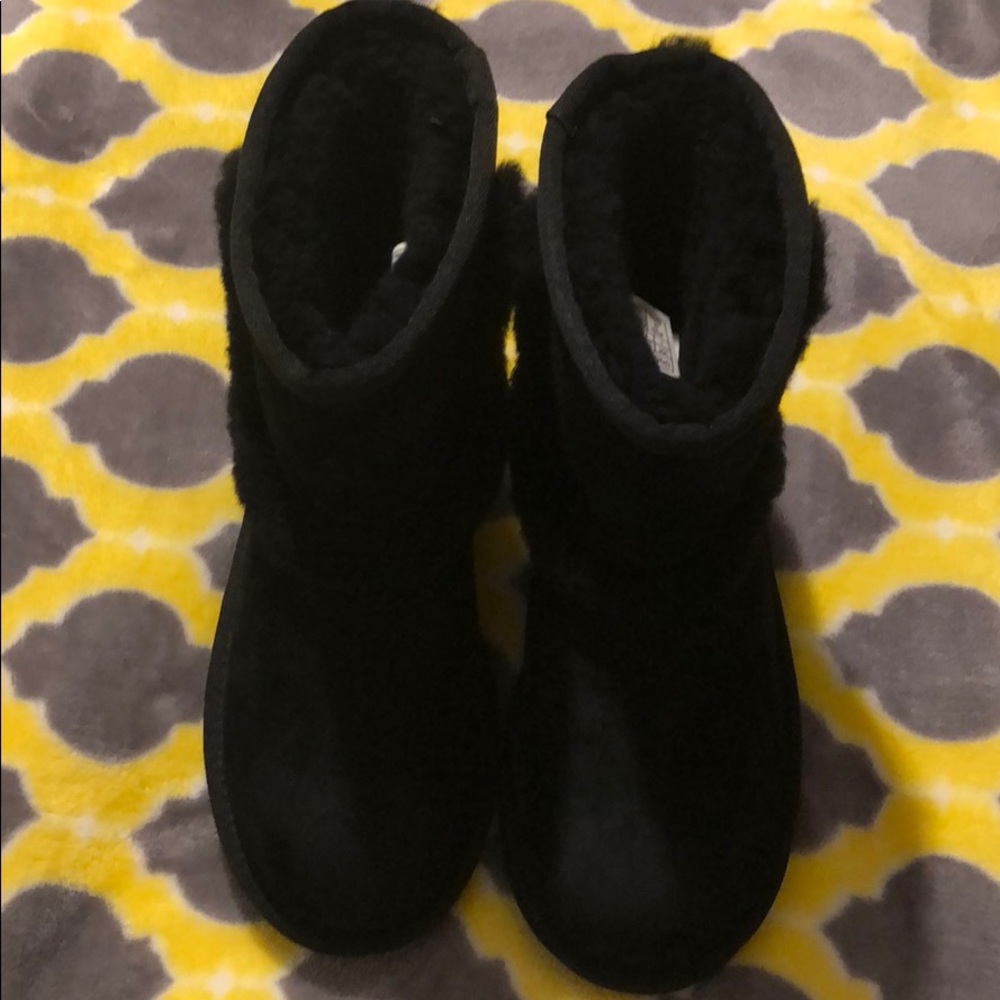 New authentic girls black UGG boots